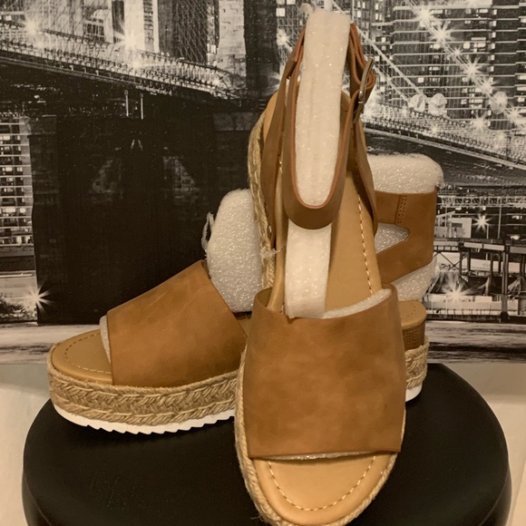 Shoes - Picture 3 of 5